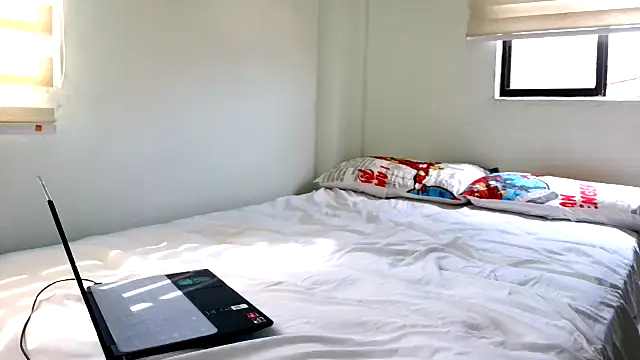 Snapshot of andrew_1520 chatting on 11-10-25, 06:18 andrew 1520 online show from 11-10-25, 06:18