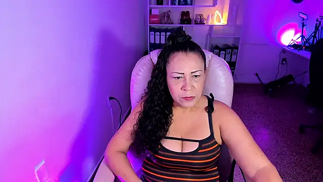 Snapshot of KattySoler chatting on 04-15-26, 01:29 KattySoler online show from 04-15-26, 01:29