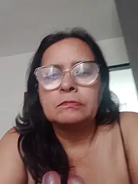 Snapshot of PienCanela chatting on 06-19-26, 01:04 PienCanela online show from 06-19-26, 01:04