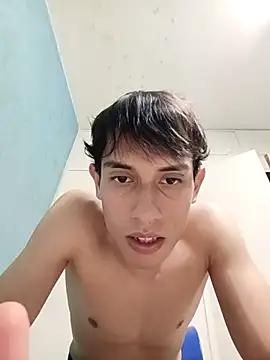 Snapshot of BlashHunterX chatting on 04-13-26, 03:01 BlashHunterX online show from 04-13-26, 03:01