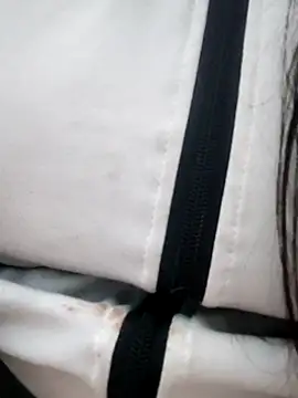 Snapshot of Siya_mic chatting on 04-15-26, 08:10 Siya mic online show from 04-15-26, 08:10