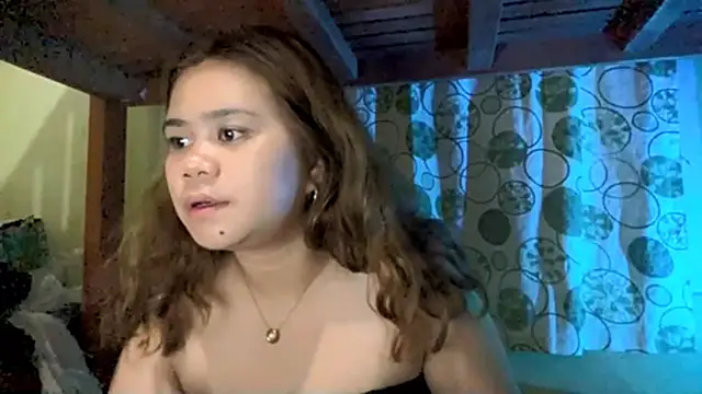 ElodiaSebourn online show from 04-13-26, 02:22