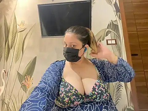 Snapshot of kavyasingh36 chatting on 05-16-26, 12:51 kavyasingh36 online show from 05-16-26, 12:51
