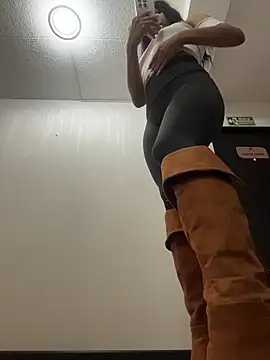 MELIZ QUEEN online show from 06-30-26, 12:17