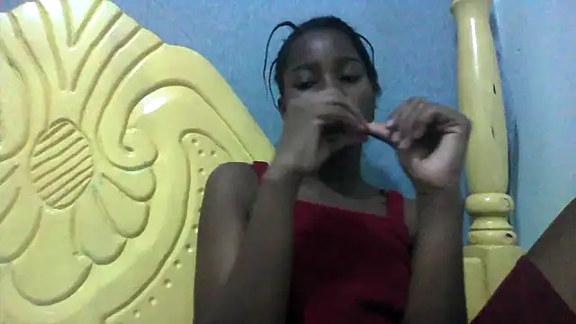 Snapshot of Rerpuss1 chatting on 06-17-26, 10:39 Rerpuss1 online show from 06-17-26, 10:39