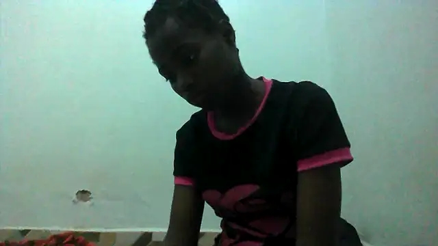 Snapshot of Rerpuss1 chatting on 07-14-26, 04:56 Rerpuss1 online show from 07-14-26, 04:56