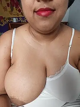 Snapshot of Suger_Lips_99 chatting on 07-25-26, 03:20 Suger Lips 99 online show from 07-25-26, 03:20