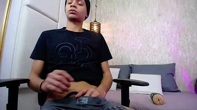 Axel marcus online show from 04-17-26, 07:50