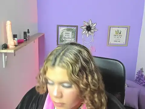 Catalina Foxt online show from 04-15-26, 04:08