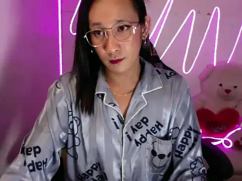 Snapshot of Holley_Molley chatting on 04-12-26, 05:07 Holley Molley online show from 04-12-26, 05:07