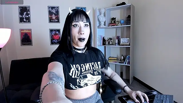 Snapshot of Ravenelle_ chatting on 06-06-26, 10:36 Ravenelle online show from 06-06-26, 10:36