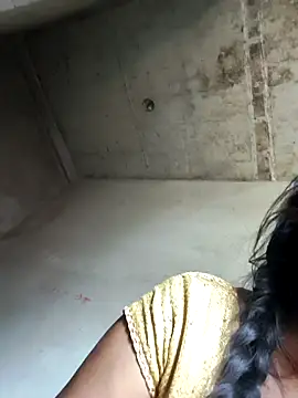 Snapshot of Sneha_xxx chatting on 05-11-26, 11:27 Sneha xxx online show from 05-11-26, 11:27