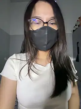 Snapshot of ZzyzyZ-009 chatting on 05-13-26, 05:16 ZzyzyZ-009 online show from 05-13-26, 05:16