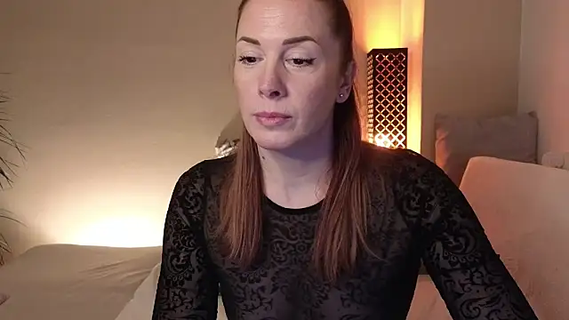 Snapshot of Sharon_Red chatting on 02-13-25, 05:33 Sharon Red online show from 02-13-25, 05:33