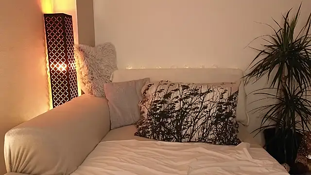 Sharon Red online show from 02-17-25, 06:15