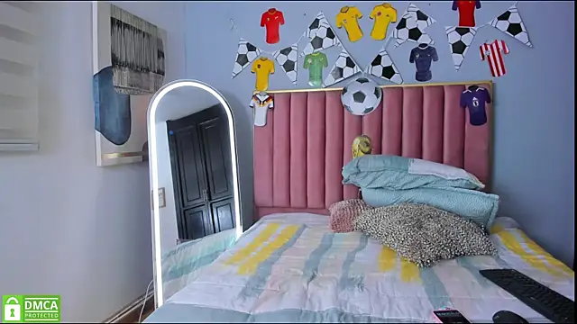 butterflydoll  online show from 07-15-26, 06:24