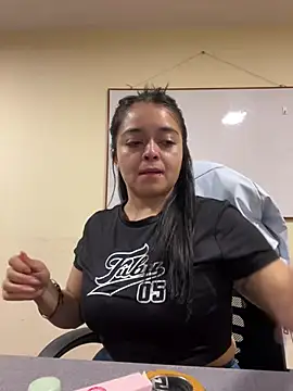 Snapshot of Selene__Ferrer chatting on 04-15-26, 01:29 Selene Ferrer online show from 04-15-26, 01:29