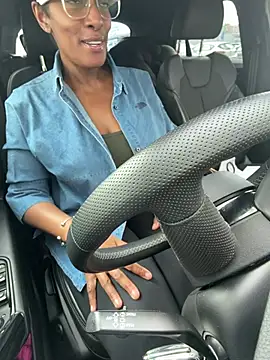 ThatNanNextDoor online show from 04-15-26, 12:12