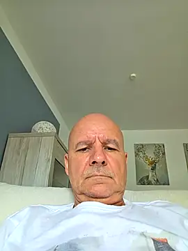 mannohmann5 online show from 06-18-26, 03:27