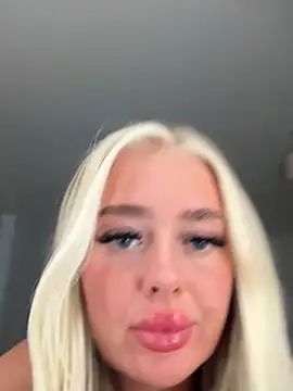 Snapshot of Vanillaheavennn chatting on 04-14-26, 08:04 Vanillaheavennn online show from 04-14-26, 08:04