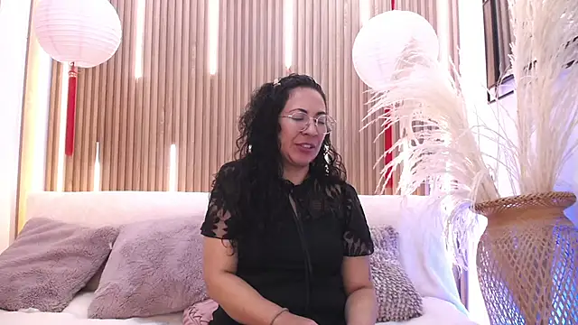 Velvet Curly online show from 06-25-26, 12:20