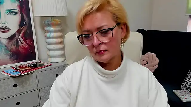 luna xfantasy online show from 04-28-26, 06:29
