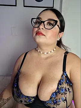 Snapshot of Nicolevega1 chatting on 07-16-26, 01:44 Nicolevega1 online show from 07-16-26, 01:44