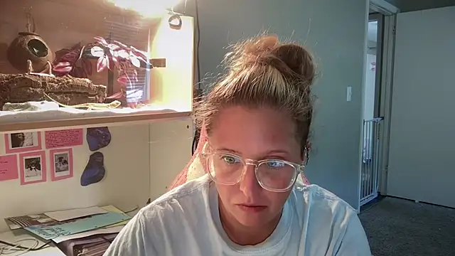 MUSCLEMOMMY1365 online show from 04-23-26, 04:20