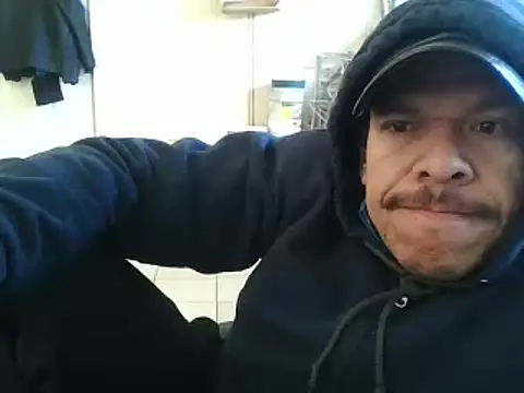 Snapshot of Oskr2024XXX chatting on 01-03-25, 08:11 Oskr2024XXX online show from 01-03-25, 08:11