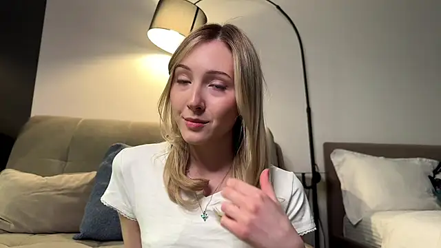 Kattie Petite online show from 04-22-26, 01:34