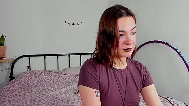 Snapshot of LiyaFly chatting on 06-08-26, 02:50 LiyaFly online show from 06-08-26, 02:50