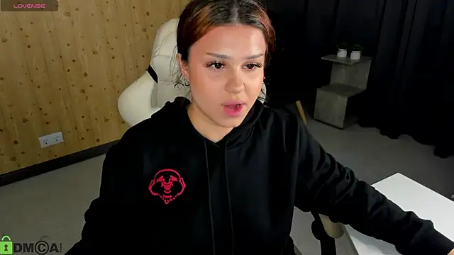 nicolewoss online show from 07-13-26, 11:02