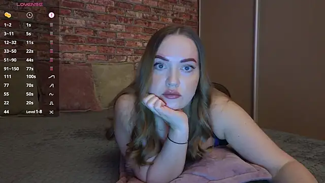 Snapshot of LeryKiss chatting on 04-22-26, 02:40 LeryKiss online show from 04-22-26, 02:40