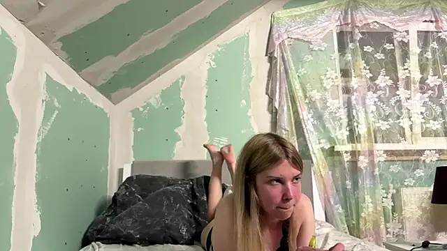 Skinny girl  online show from 05-25-26, 06:25