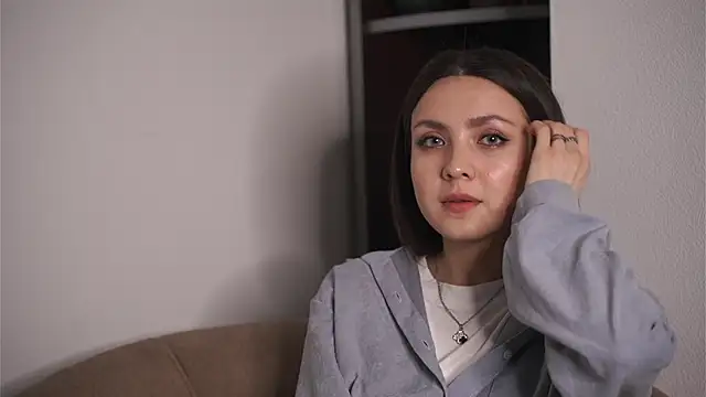 ElviraGounder online show from 04-18-26, 04:55