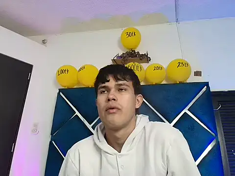 EdwinBoys online show from 04-27-26, 01:09