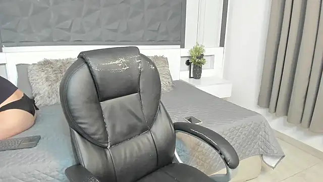 Snapshot of sophia_blade_ chatting on 05-10-26, 03:01 sophia blade online show from 05-10-26, 03:01
