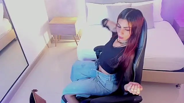 Snapshot of marylin_gold chatting on 05-27-26, 11:24 marylin gold online show from 05-27-26, 11:24