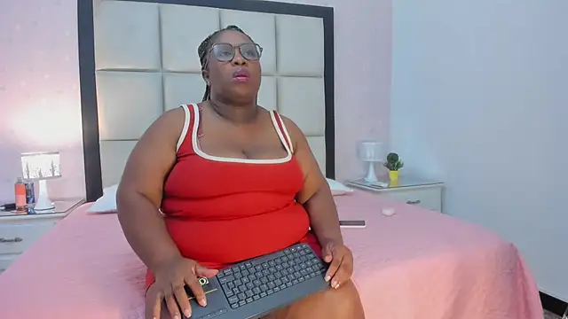 Snapshot of TreisyVixen chatting on 06-28-26, 03:12 TreisyVixen online show from 06-28-26, 03:12