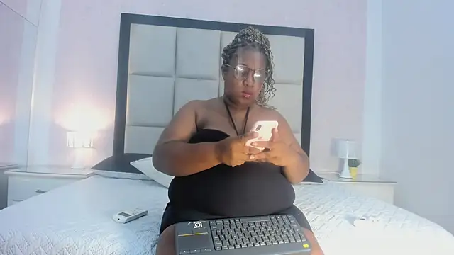 Snapshot of TreisyVixen chatting on 07-07-26, 03:20 TreisyVixen online show from 07-07-26, 03:20