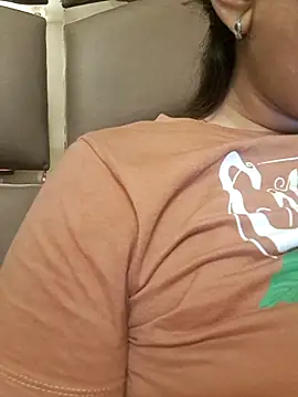 Snapshot of Ritika_cam chatting on 04-15-26, 05:53 Ritika cam online show from 04-15-26, 05:53