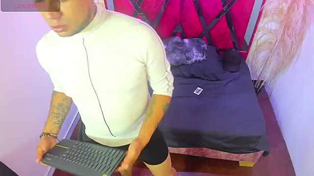 Nickk 21  online show from 04-24-26, 01:02