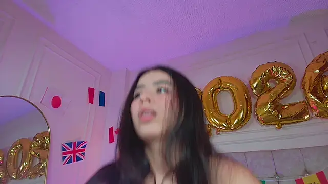 SophieBuitrago online show from 06-16-26, 07:05