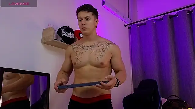 ASHTON HILS online show from 06-22-26, 03:25