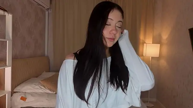 LachelleLeder online show from 04-27-26, 04:10