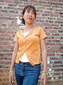 Elena Mia online show from 05-16-26, 12:07
