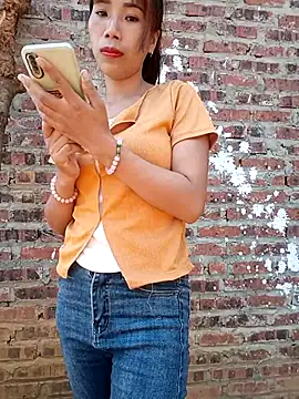 Elena Mia online show from 05-16-26, 12:51
