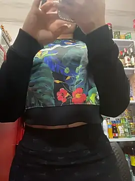 Snapshot of Sara_fun chatting on 12-16-25, 07:41 Sara fun online show from 12-16-25, 07:41