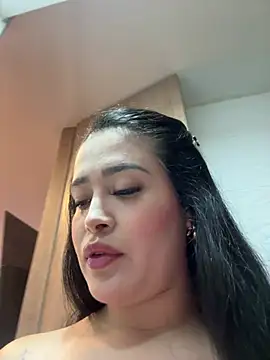 Snapshot of Sara_fun chatting on 02-22-26, 09:13 Sara fun online show from 02-22-26, 09:13