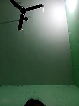 Snapshot of Cutie_parul chatting on 04-15-26, 05:20 Cutie parul online show from 04-15-26, 05:20